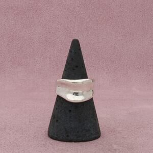 Elegant Silver Women's Ring